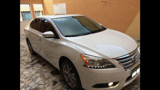 Nissan Sentra Unique 2.0 2015/2016