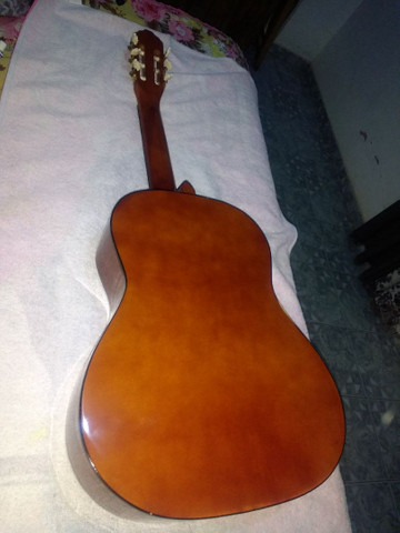 Violão semi novo