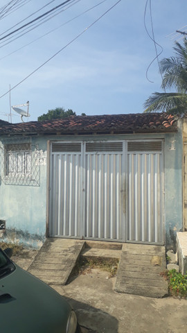 Vende-se casa em Felipe camarão.