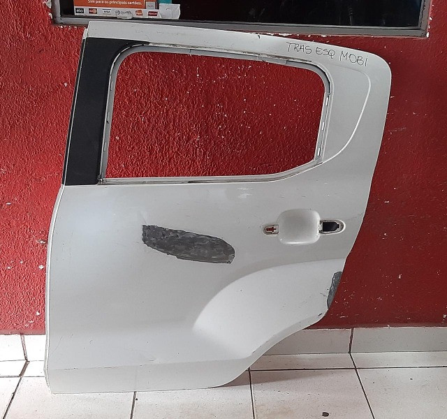 Porta traseira esquerda Fiat Mobi Recuperada
