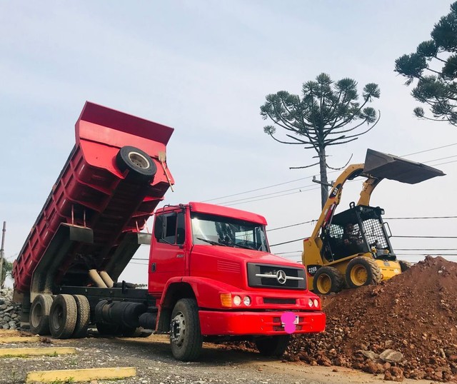 Bobcat e Mini escavadeira caminhão caçamba - Foto 4