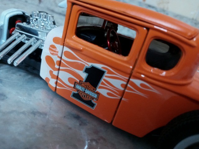  Ford Model A 1929 1/24 Laranja HD Custon Harley-Davison - Foto 2