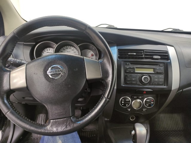 Nissan Livina automática top de linha - Foto 9