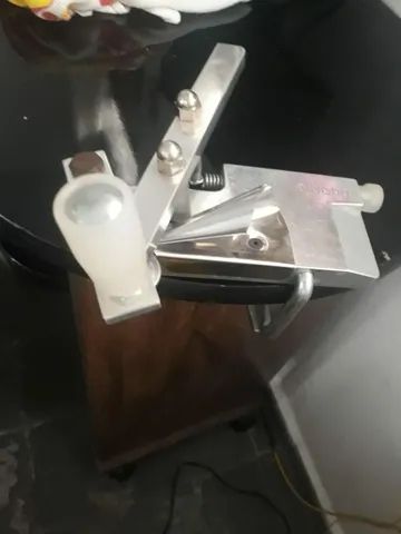 Boleador e frizador de papel crepon