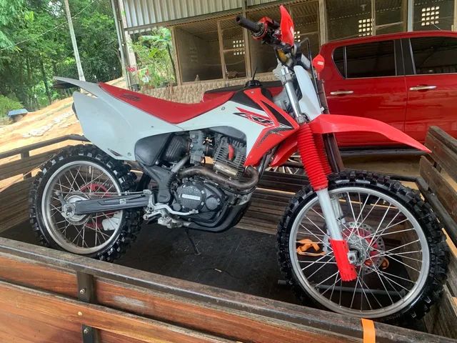 VENDA DE MOTOS - TRILHA E MOTOCROSS, Uma CRF 240