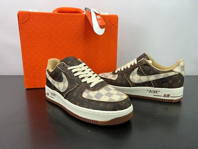 Tênis Louis Vuitton x Nike Air Force 1 - Roupas - Parque São Bento