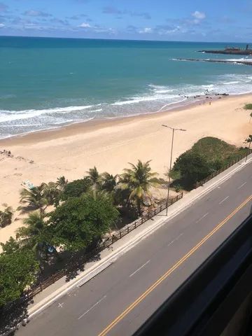 Apto Areia Preta,Alto padrão,frente Mar,c/2suites,coz,varanda,piscina,academia, portarias.