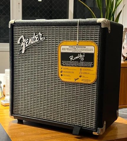 Amplificador de baixo Fender Rumble 100 V3