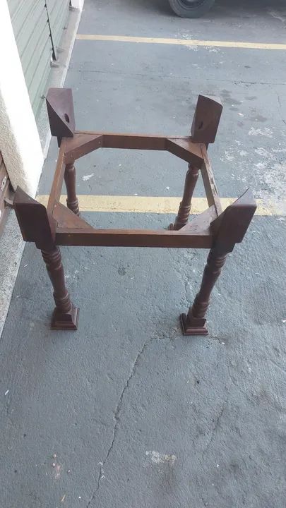 Vendo Pé de Mesa antiga, de Imbuía - Foto 3