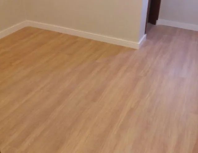 Piso vinílico em manta reforçado para mezanino