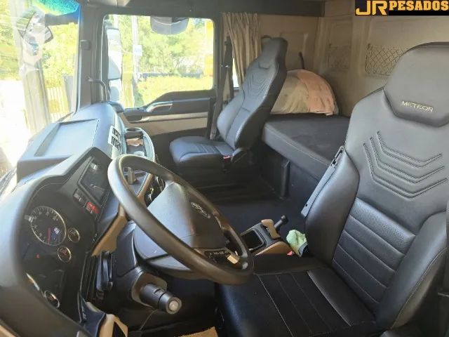 vw meteor 29520 traçado 6x4 ano 2022 completo baixo km - Foto 4