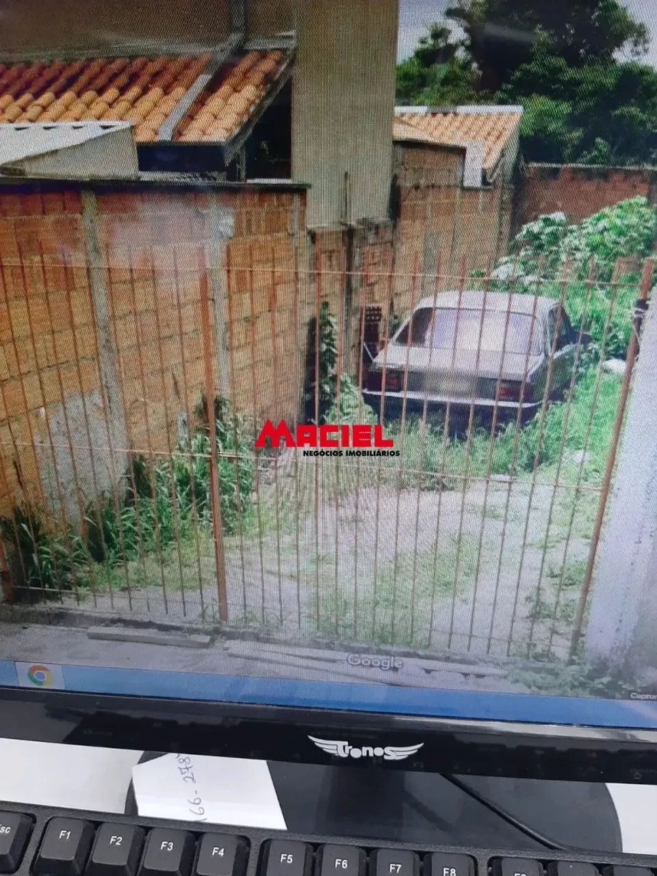 Excelente localização com linha de ônibus e escola