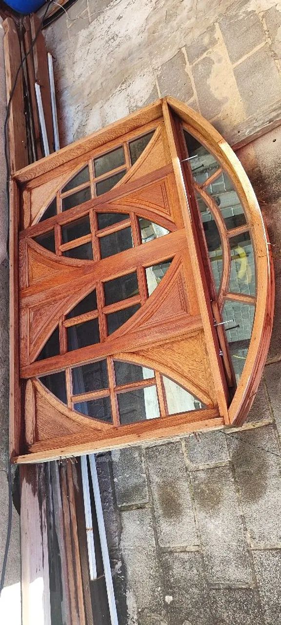 Janela de madeira angelim com vidro  - Foto 2