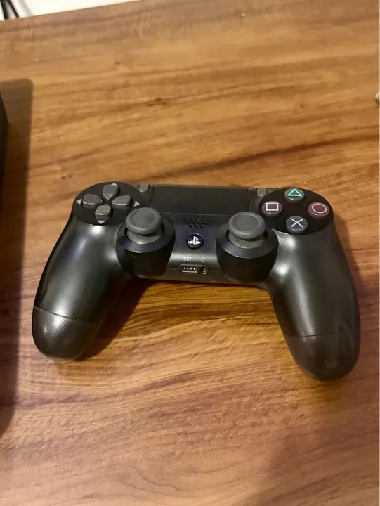 PlayStation 4 + Controle original + 7 jogos - Foto 2