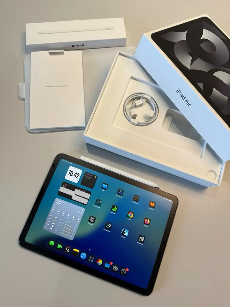 iPad Air (5ª geração) + Apple Pencil 2 (caixa e cabo originais)