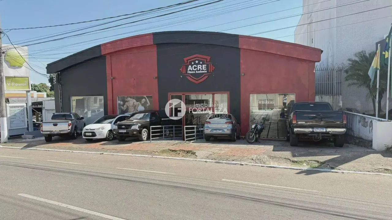 Imóvel para aluguel possui 800 metros quadrados em Bosque - Rio Branco - AC