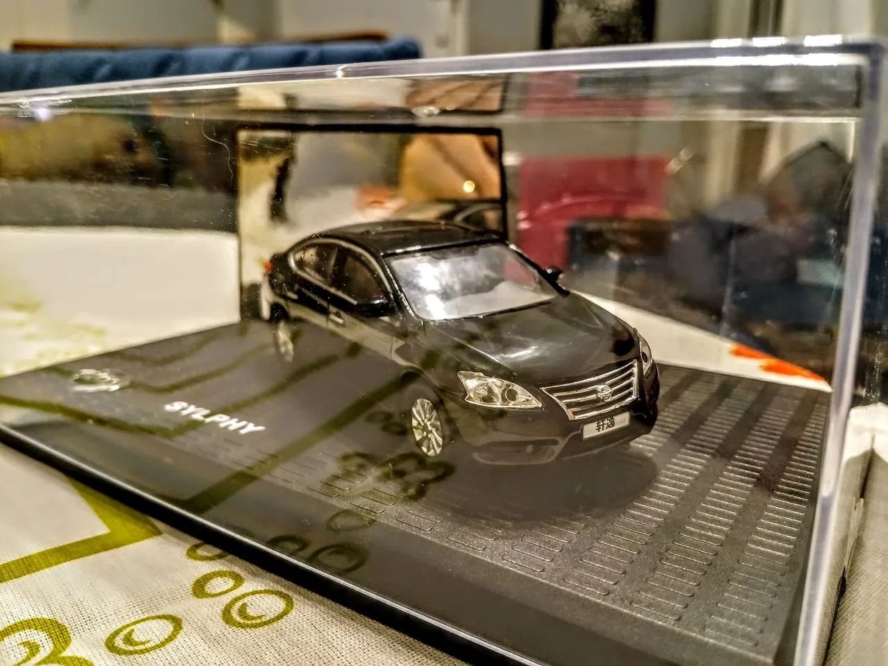 Miniatura Nissan Sentra 1/43