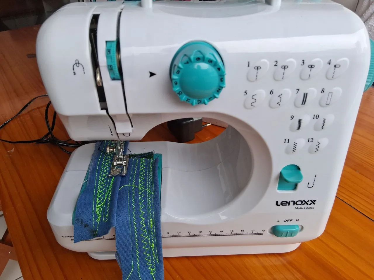 Maquina de costura Portátil 