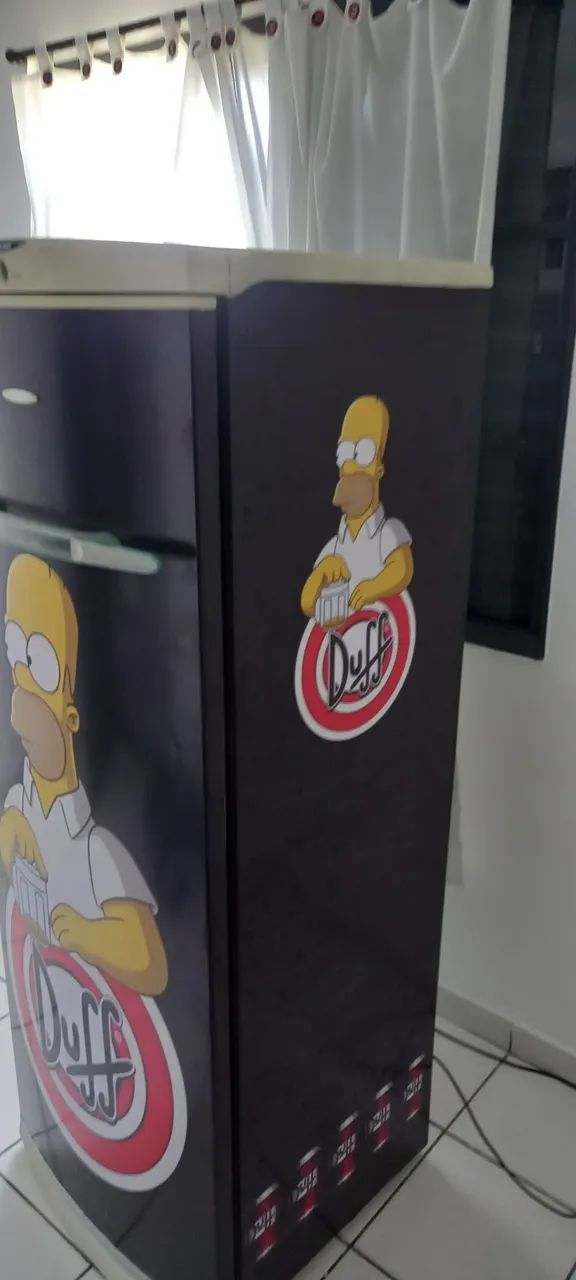 Geladeira com adesivo do Homer Simpson - Foto 3