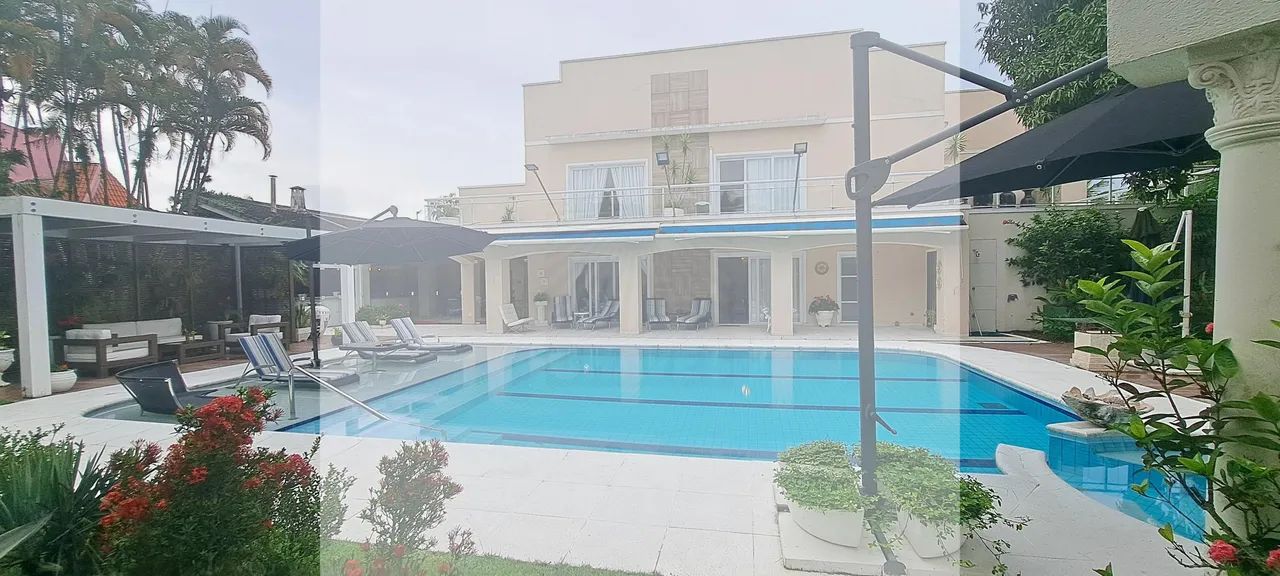 Jardim Acapulco - Guarujá - 900 m² construídos - Terreno 1.500 m² - 5 Suítes - 6 Vagas - P