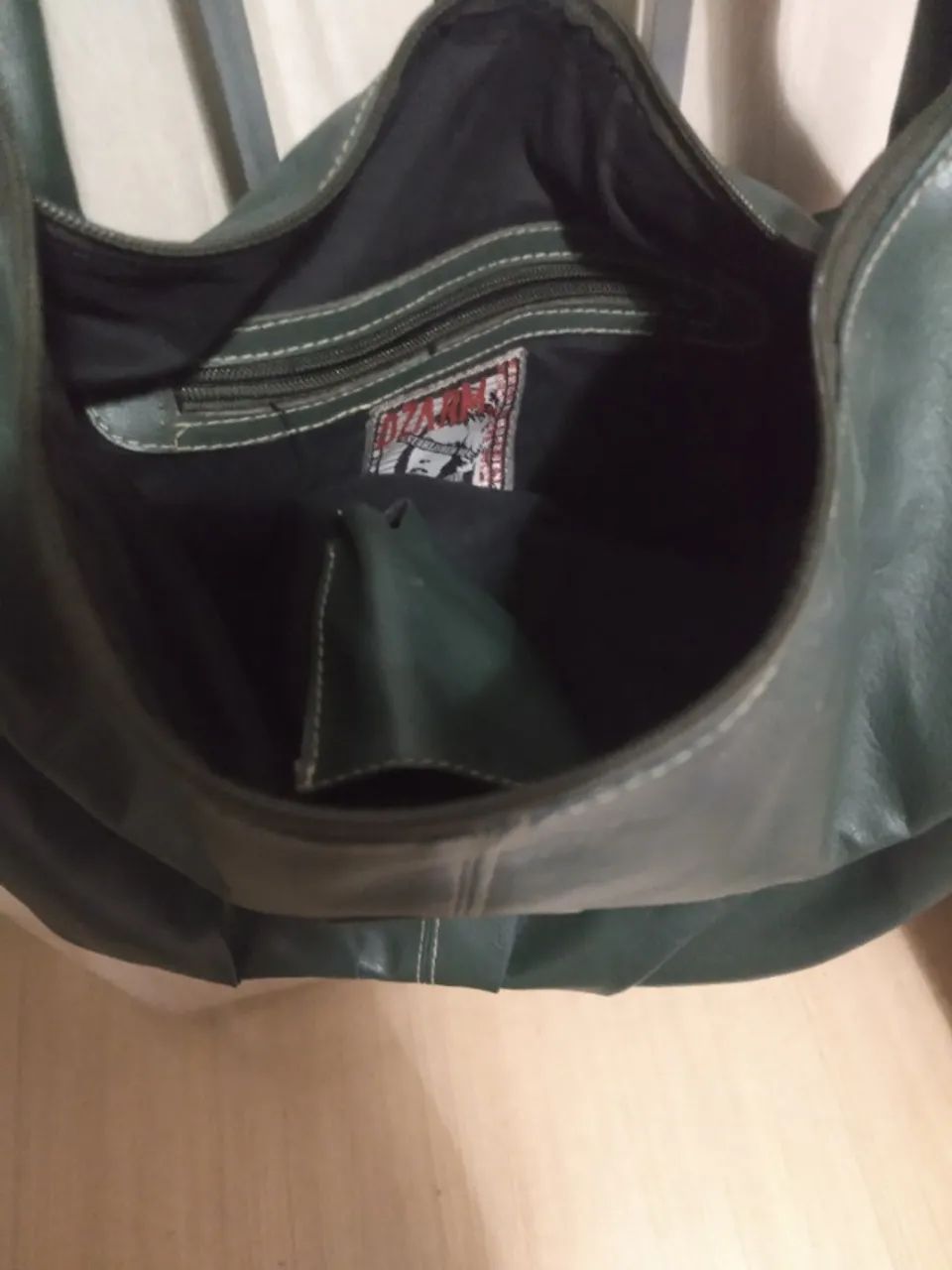 Bolsa de Ombro em Couro Transversal Dzarm. - Foto 3