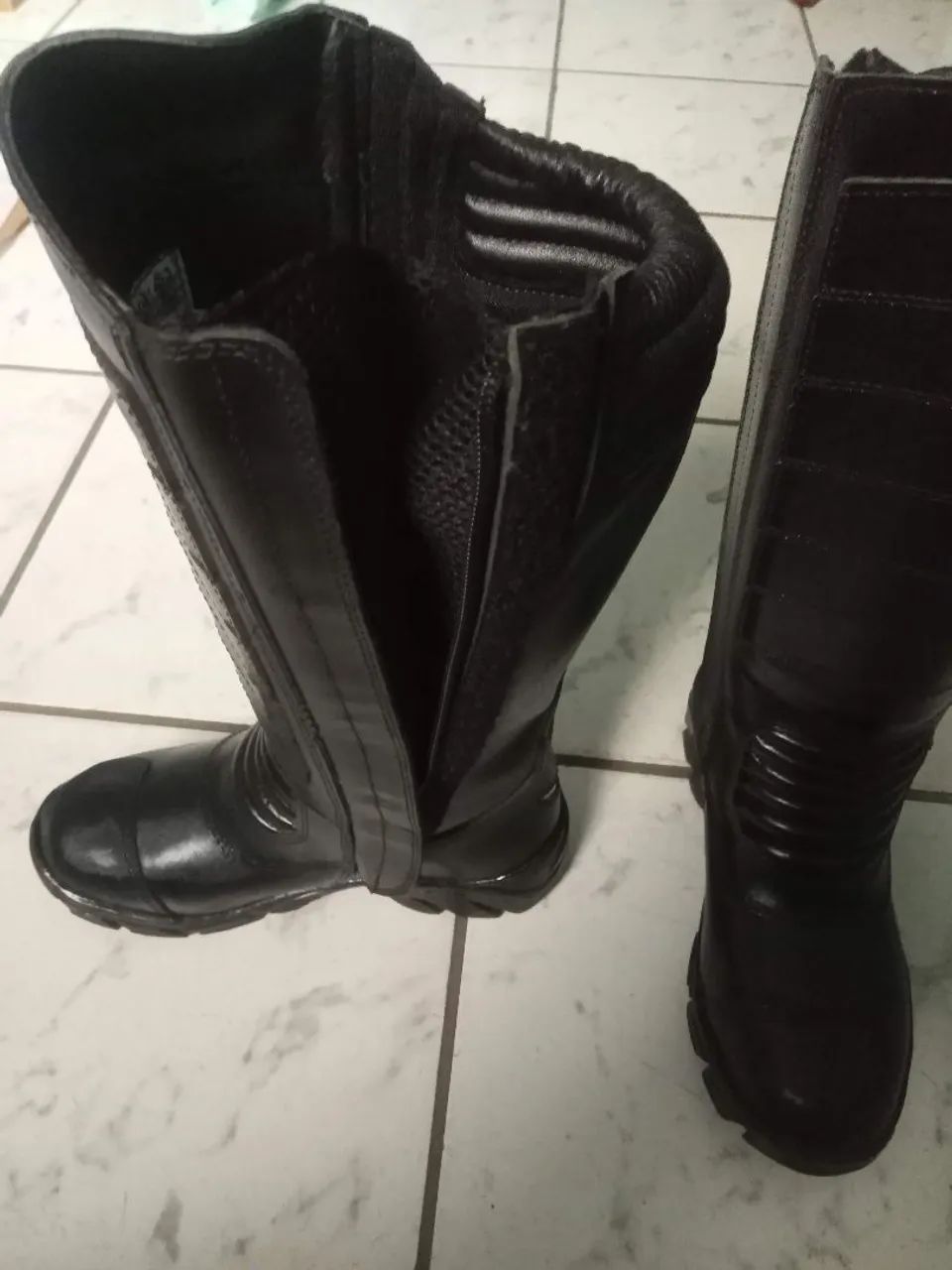 Botas de couro pretas - Foto 2