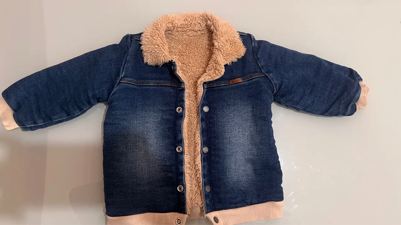 Casaco Jeans Bebê com Pelúcia seminovo