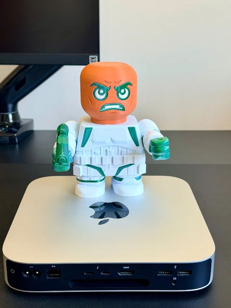 Apple Mac mini M1チップ搭載　16GB/256GB Mac Mini M1 16GB RAM / 256GB SSD - Impecável, com Nota Fiscal