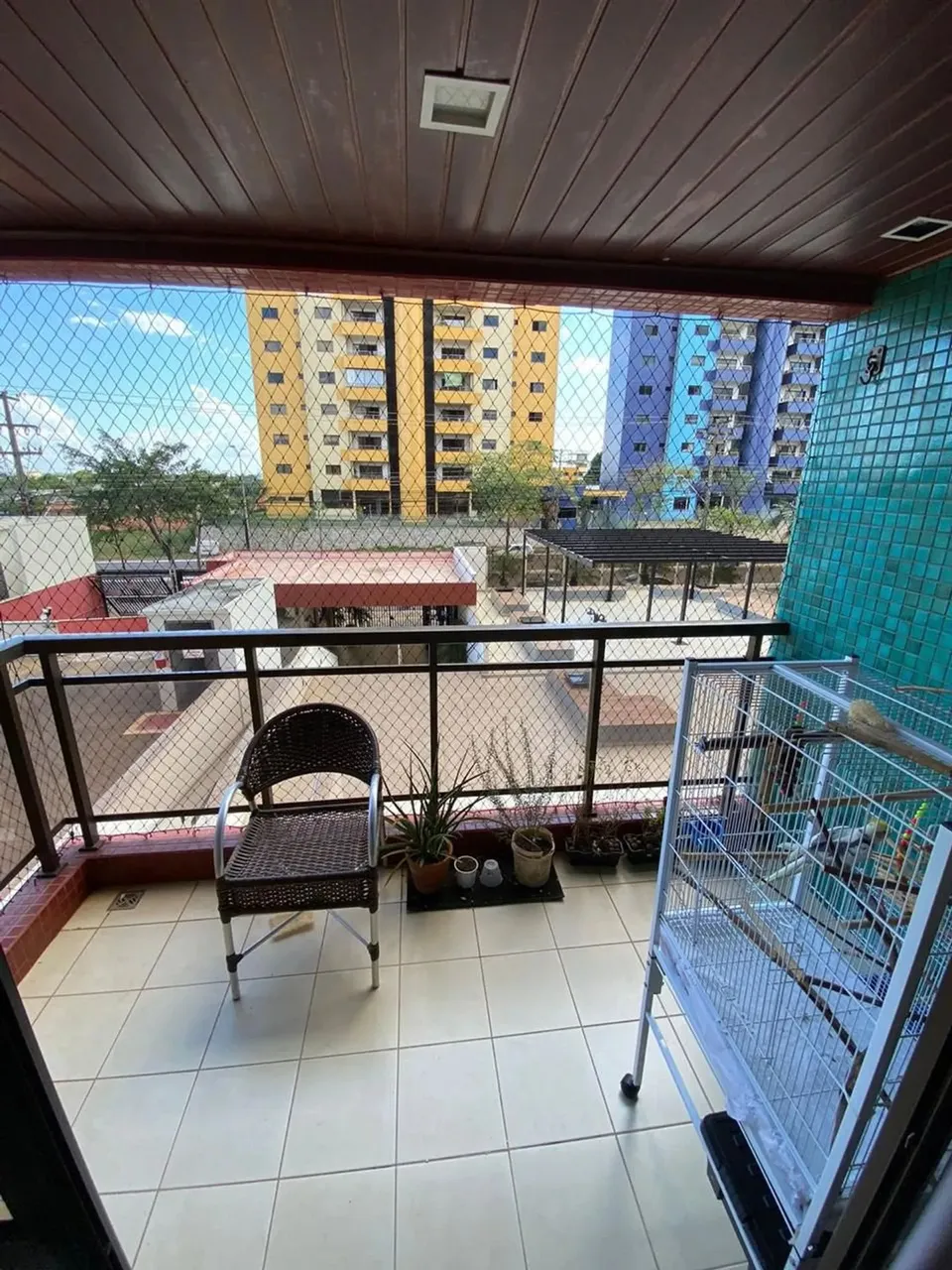 APARTAMENTO SEMI MOBLIADO