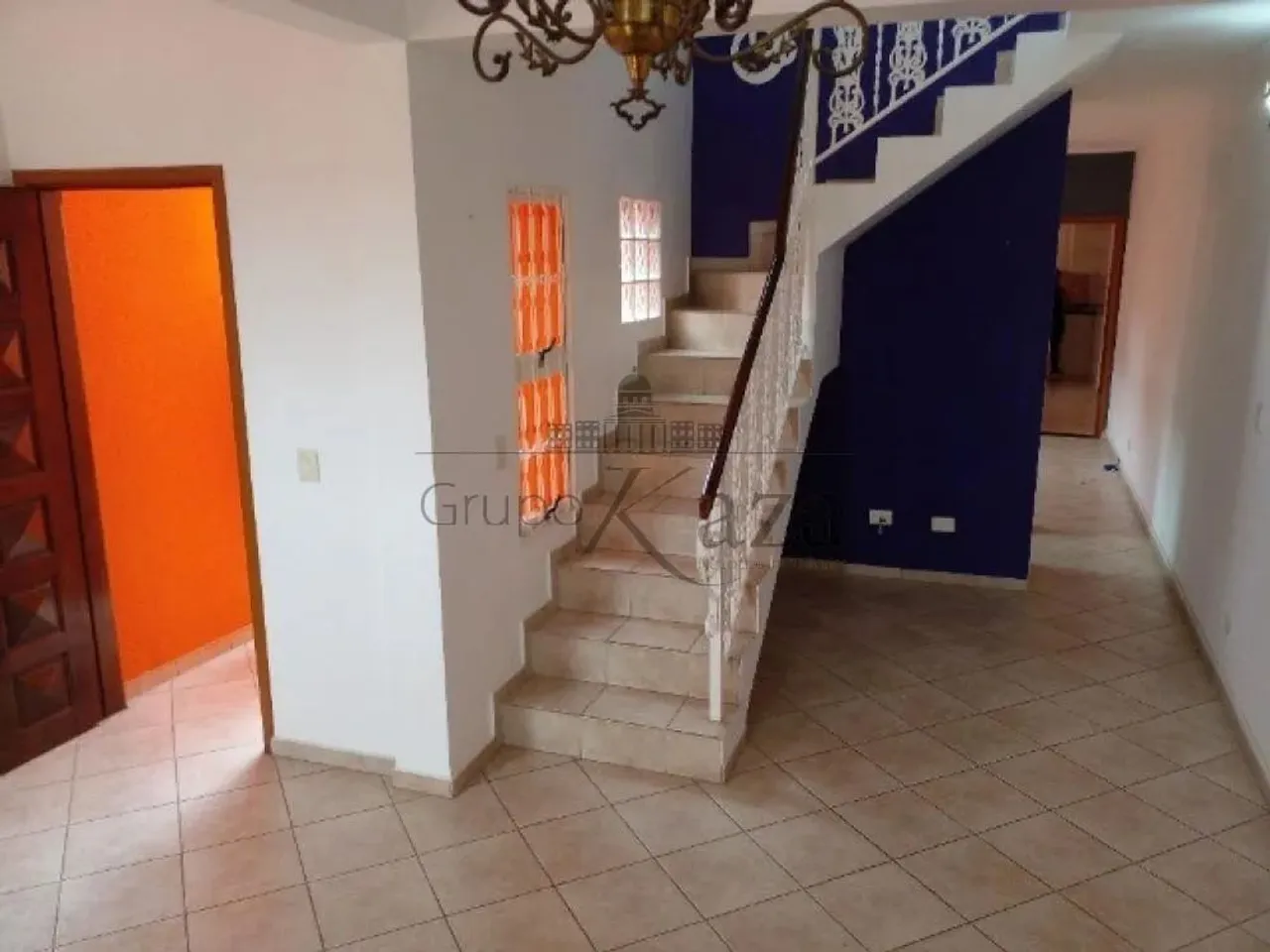 Oportunidade - Casa sobrado - Centro - Jacareí - 3 Dormitórios - 250m².