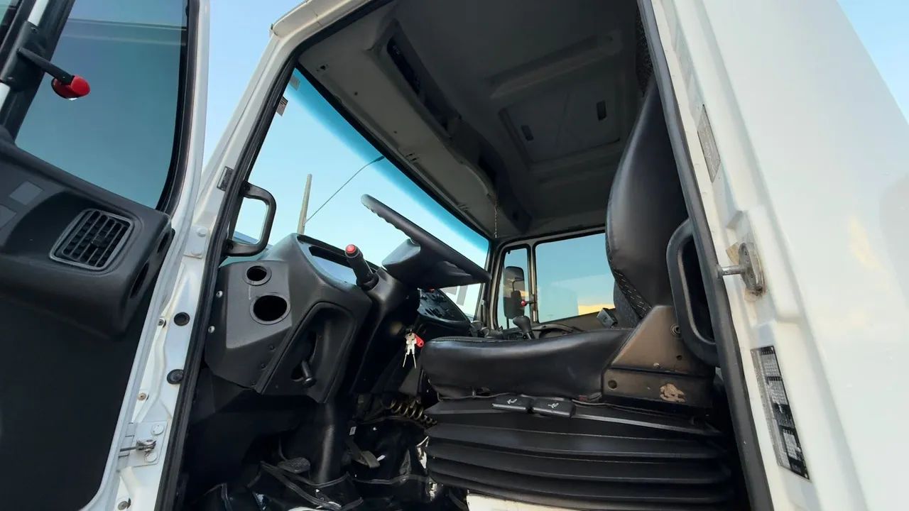 CAMINHÃO MB ATRON 1719 2014 UNICO DONO  - Foto 12