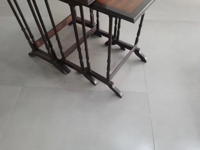 Mesinha ninho trio de mesas antigas em madeira de lei maciça antiguidade - Foto 2