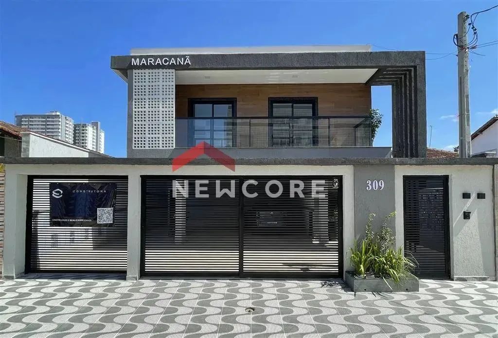 Casa de condomínio em Avenida Roberto Muzzi - Maracanã - Praia Grande/SP