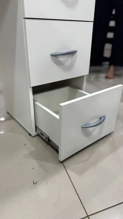 Mesa MDF com gaveteiro 1,00x35x75 - Foto 3