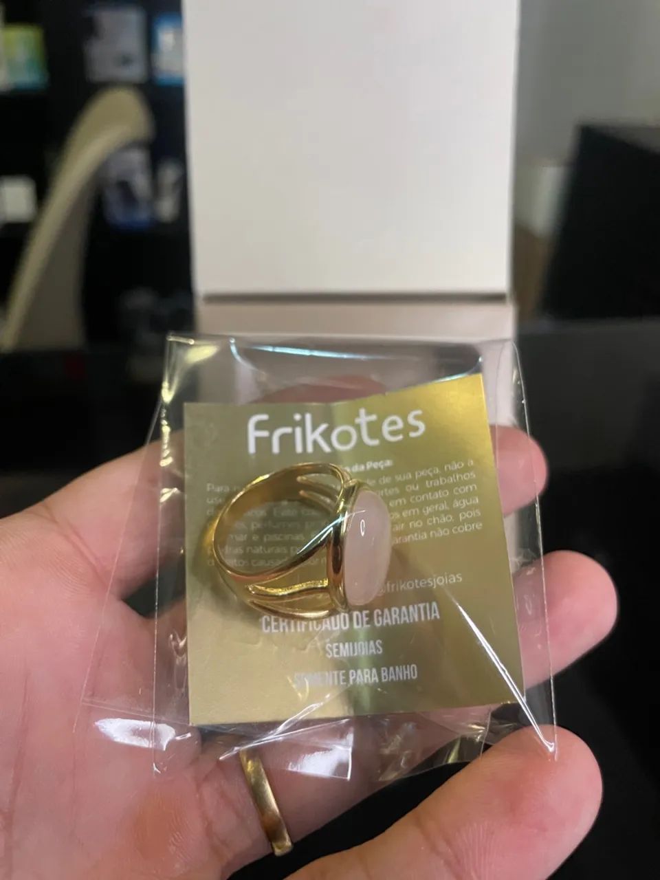 Semijoia em Quartzo Frikotes 