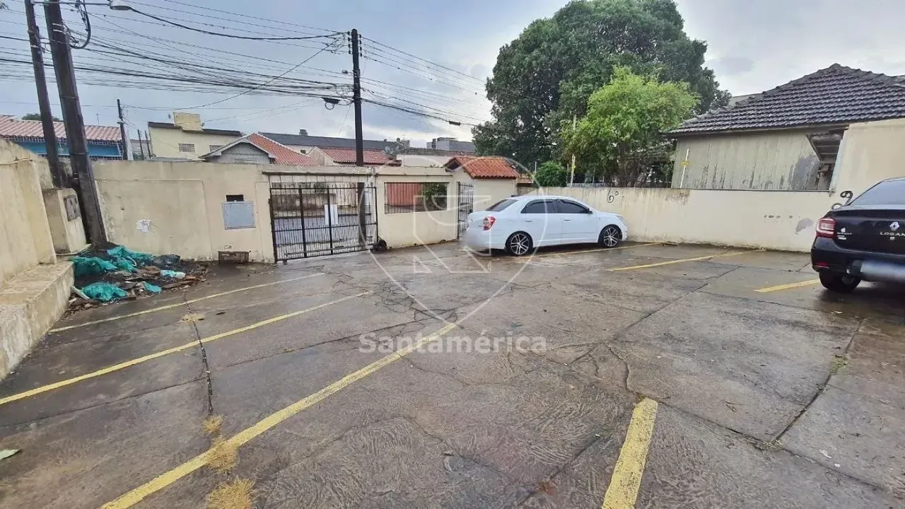 Casa à Venda no bairro Chácaras Pietraróia na Região Central de Londrina