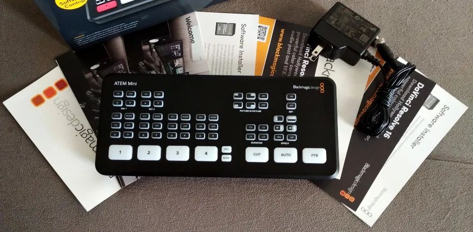 Blackmagic Atem Mini Live Stream Switcher HDMI Mesa Corte Video