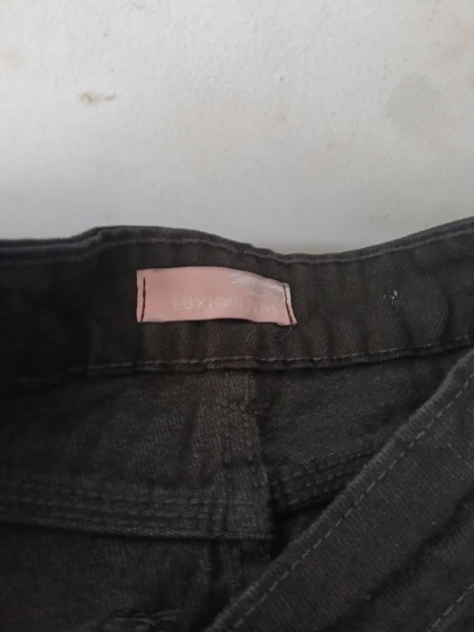 Calças jeans pretas feminina  - Foto 4