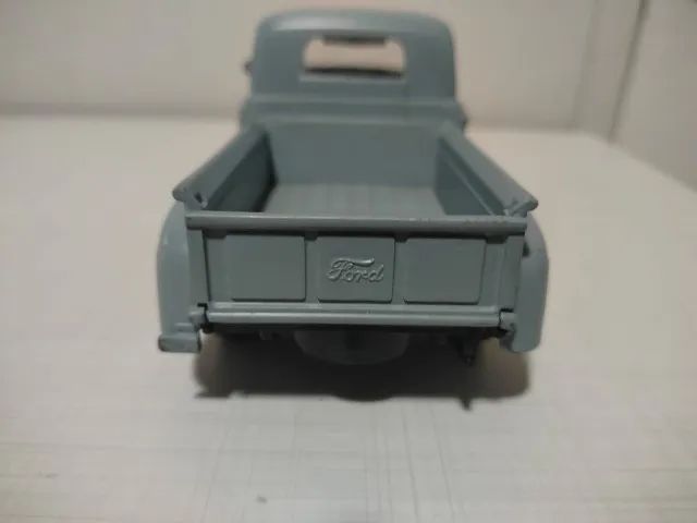Miniatura Ford F1 Pickup 1948 Maisto 1/25 #1Cinza - Foto 4