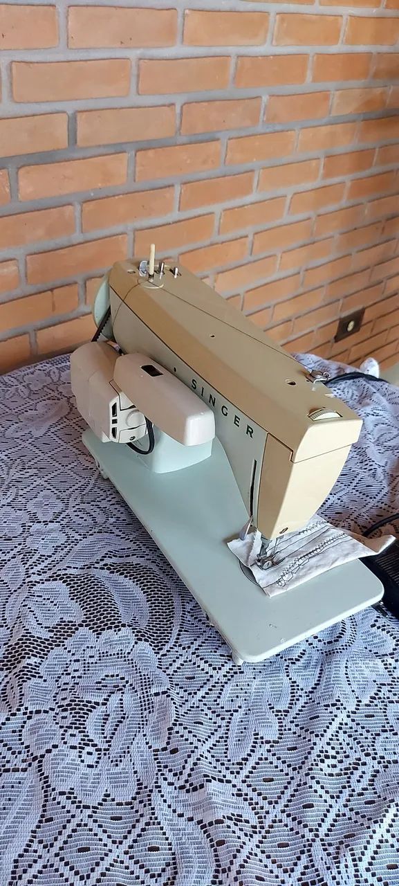 Máquina Singer zigzag 64315478266497125