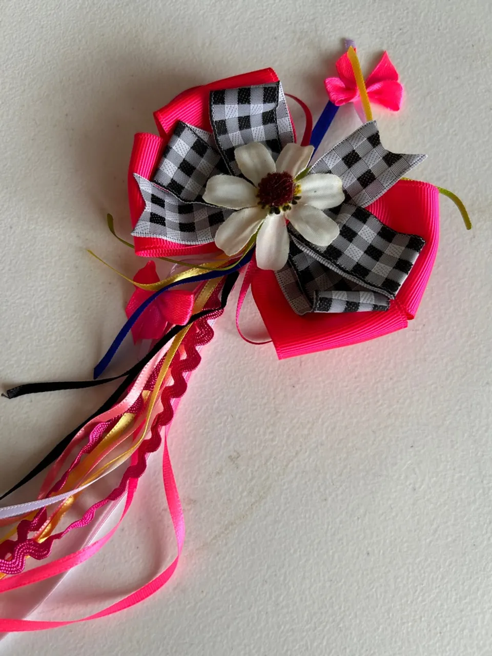 Laço de Cabelo Junino Infantil Colorido com Detalhes