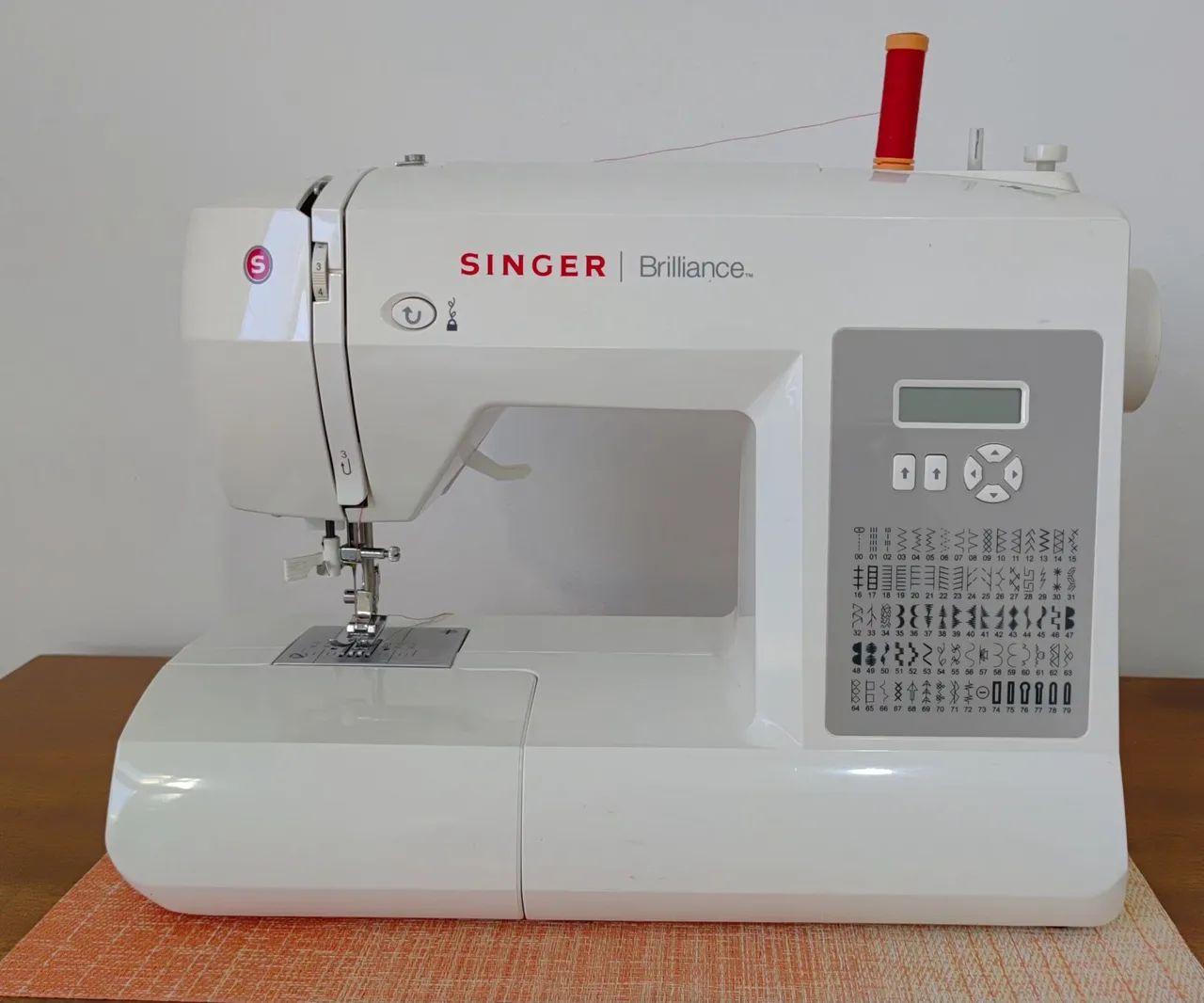 Máquina de Costura Singer Brilliance - Nova