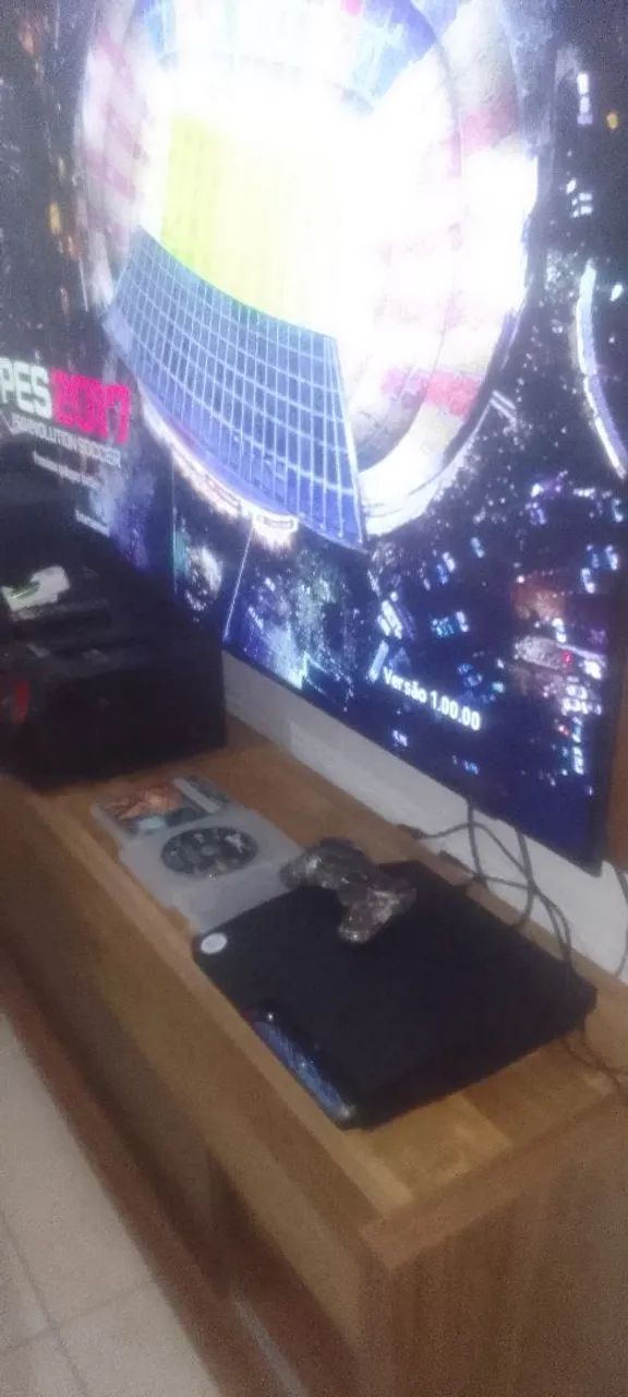 Vende-se videogame Playstation 3 seminovo funcionando perfeitamente para uso