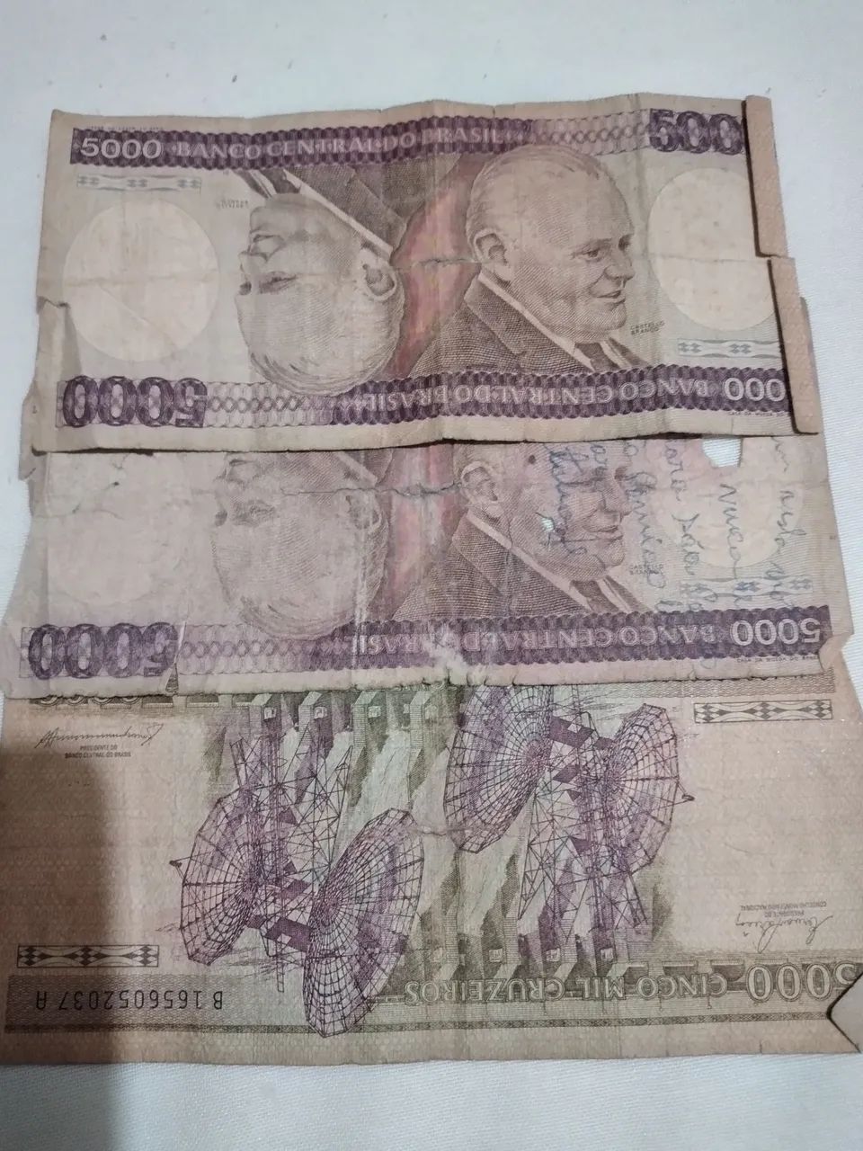 Cedulas e moedas antigas. - Foto 3