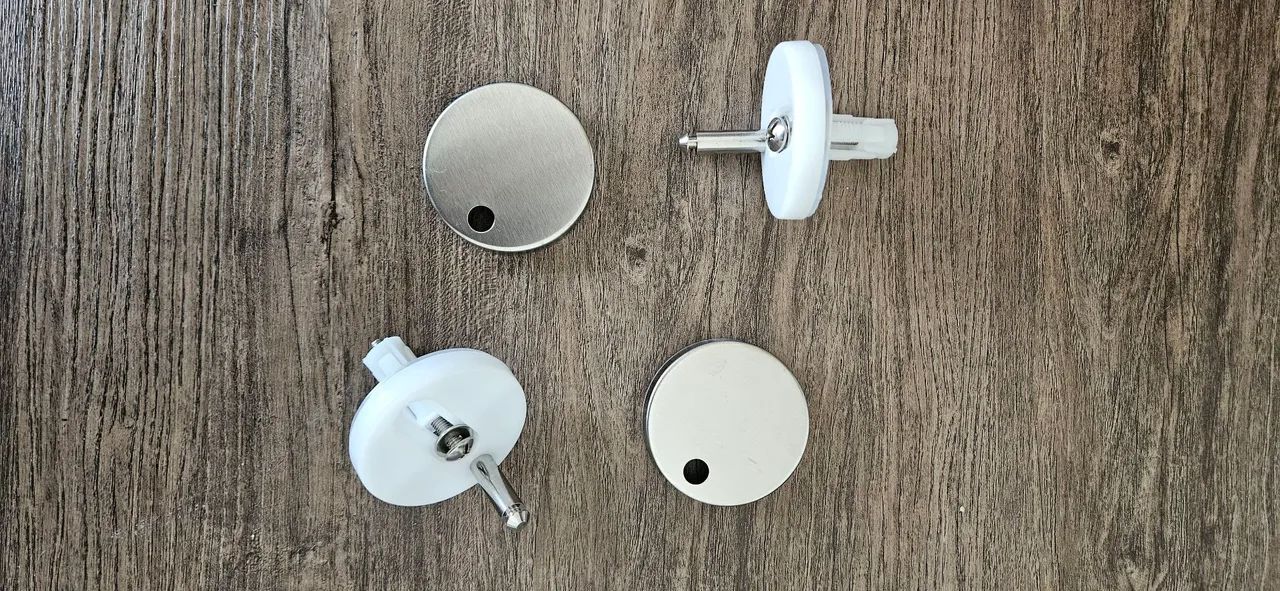 New White Toilet Seat64739361404545121