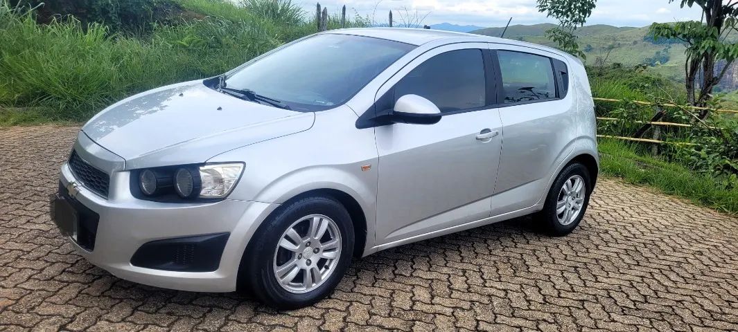 SONIC LT HATCH 2013 MUITO NOVO  - Foto 3