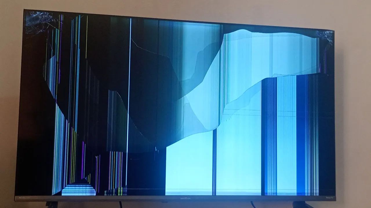 TV LCD 40 polegadas (com tela quebrada)