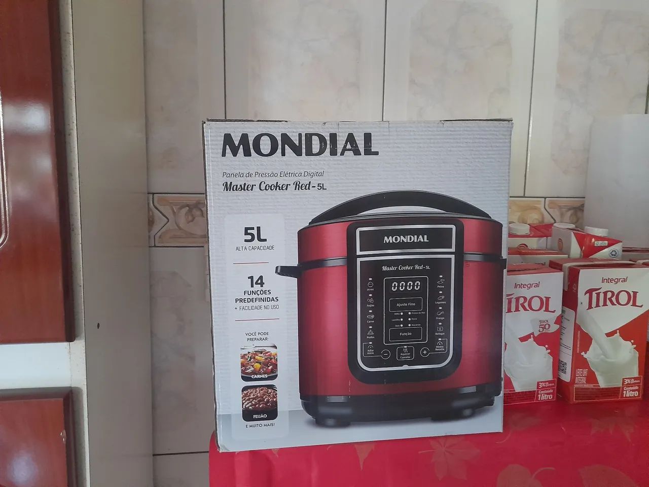 Panela de Pressão Elétrica Digital Mondial Master Cooker Red-5L