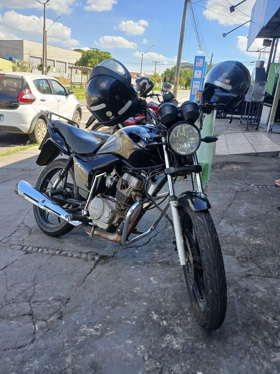 Vendo fan 125 ks ano 2013 completa detalhe, detalhe de uso motor feito a 3 meses completo. - Foto 2