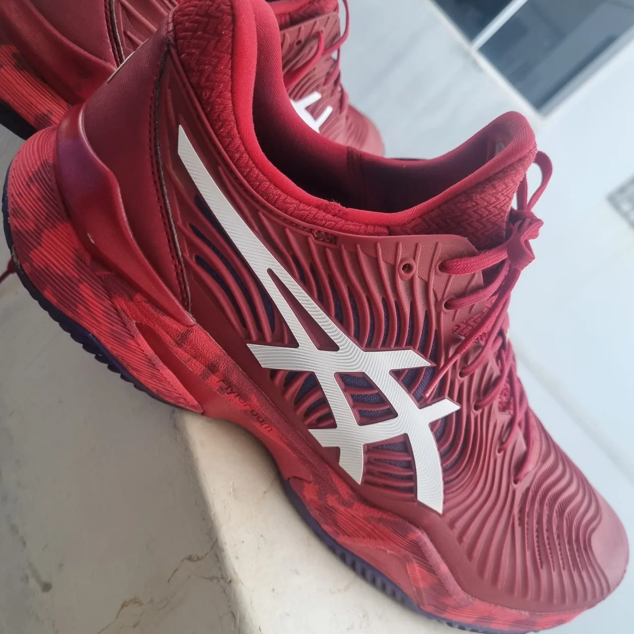 Tênis Asics Vermelho - Conforto e Estilo